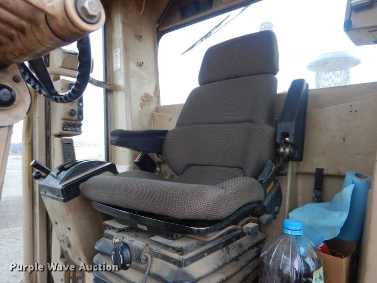 image for item DJ8546 1999 Caterpillar 12H  motor grader