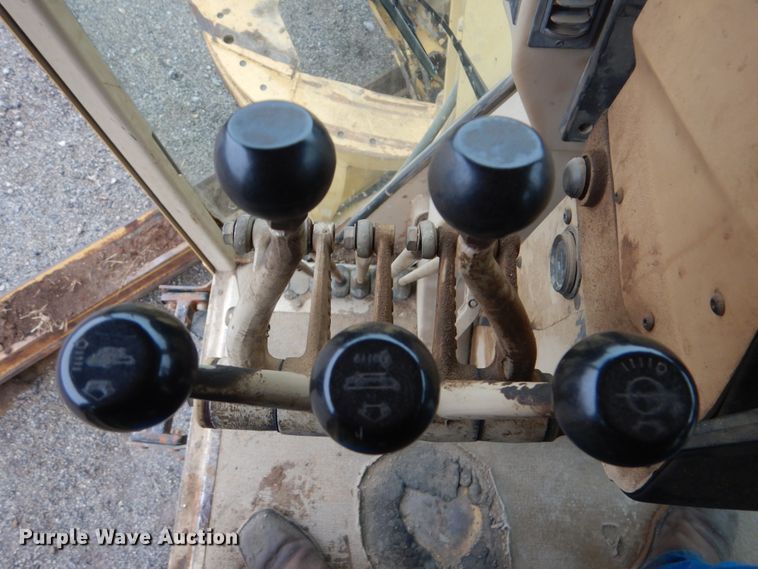 image for item DJ8546 1999 Caterpillar 12H  motor grader