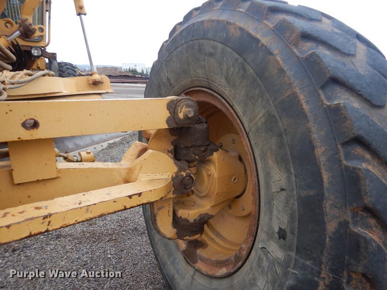 image for item DJ8546 1999 Caterpillar 12H  motor grader