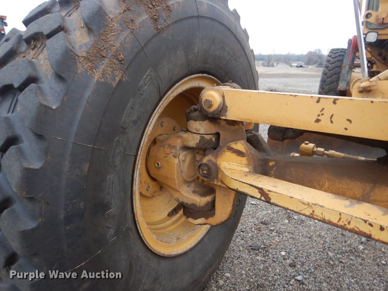 image for item DJ8546 1999 Caterpillar 12H  motor grader