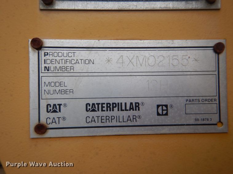 image for item DJ8546 1999 Caterpillar 12H  motor grader