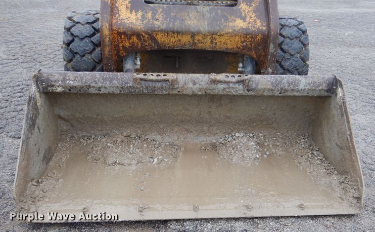 image for item DJ8560 2000 Caterpillar 226  skid steer loader