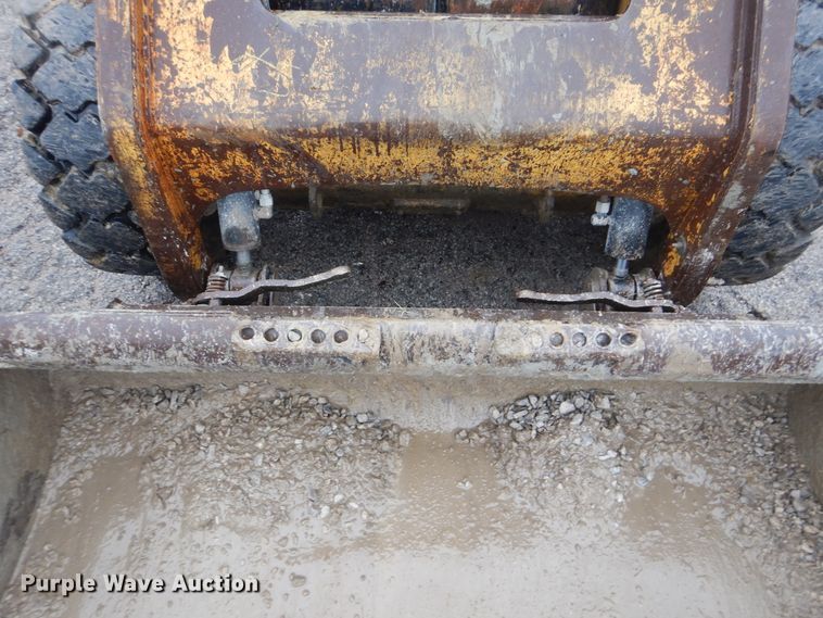 image for item DJ8560 2000 Caterpillar 226  skid steer loader