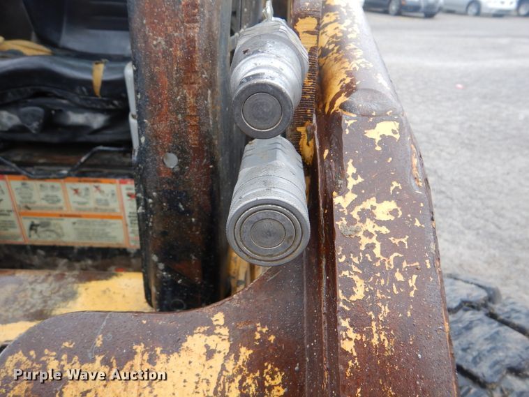 image for item DJ8560 2000 Caterpillar 226  skid steer loader