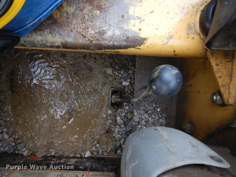 image for item DJ8560 2000 Caterpillar 226  skid steer loader