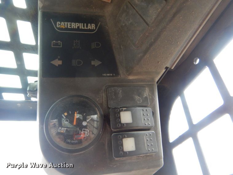 image for item DJ8560 2000 Caterpillar 226  skid steer loader
