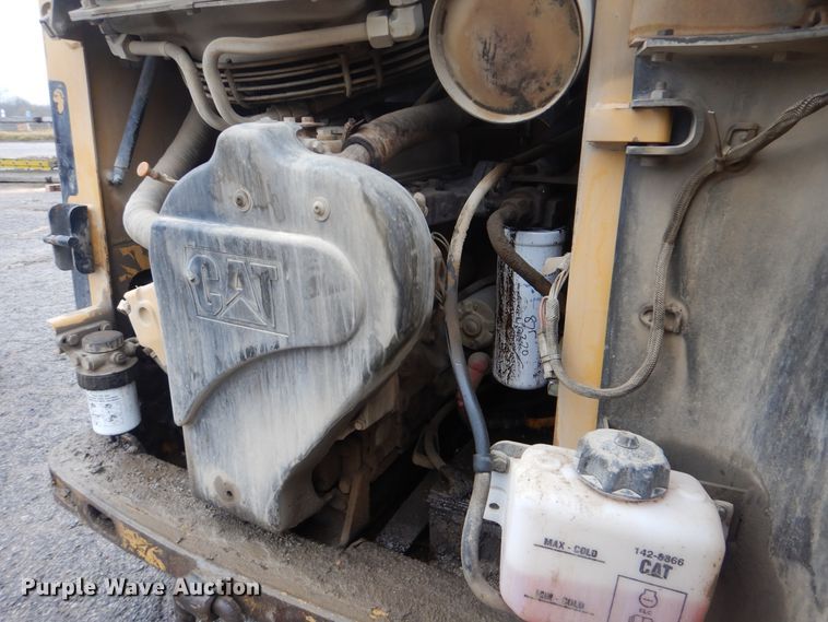 image for item DJ8560 2000 Caterpillar 226  skid steer loader