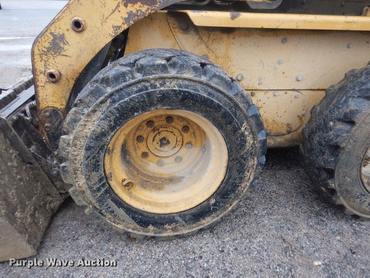 image for item DJ8560 2000 Caterpillar 226  skid steer loader