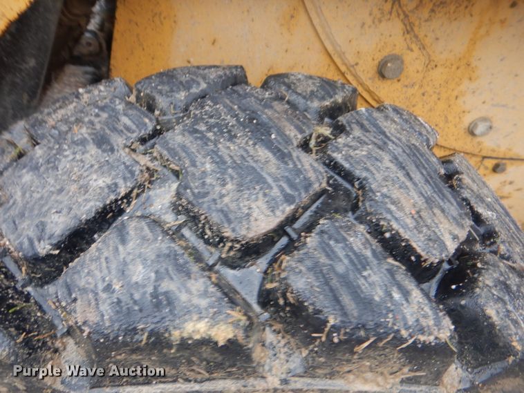 image for item DJ8560 2000 Caterpillar 226  skid steer loader