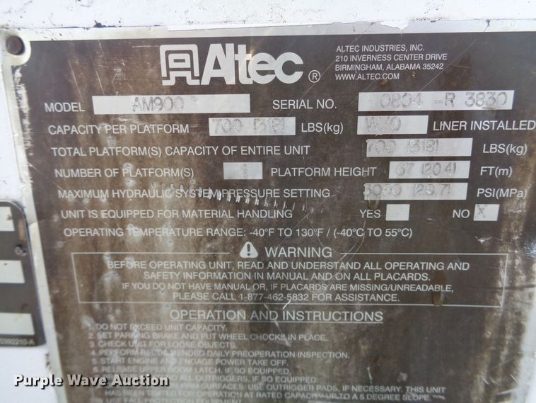 image for item EF9678 2005 International 4400  bucket truck