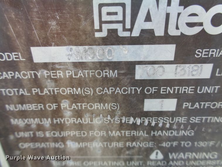 image for item EF9678 2005 International 4400  bucket truck