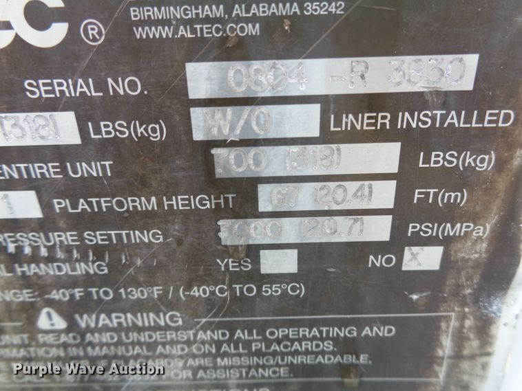 image for item EF9678 2005 International 4400  bucket truck