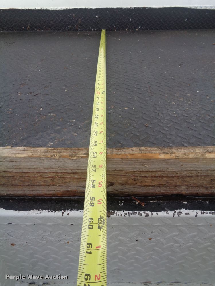 image for item EF9678 2005 International 4400  bucket truck