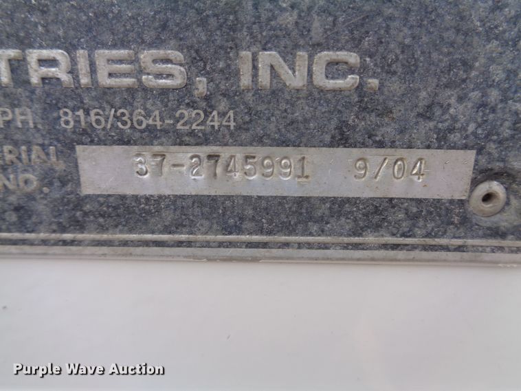 image for item EF9678 2005 International 4400  bucket truck