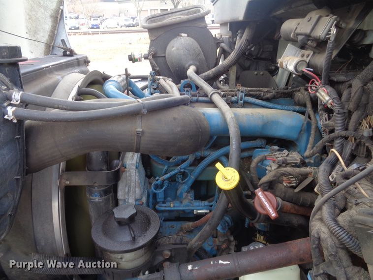 image for item EF9678 2005 International 4400  bucket truck