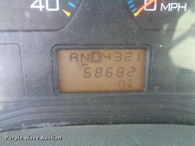 image for item EF9678 2005 International 4400  bucket truck