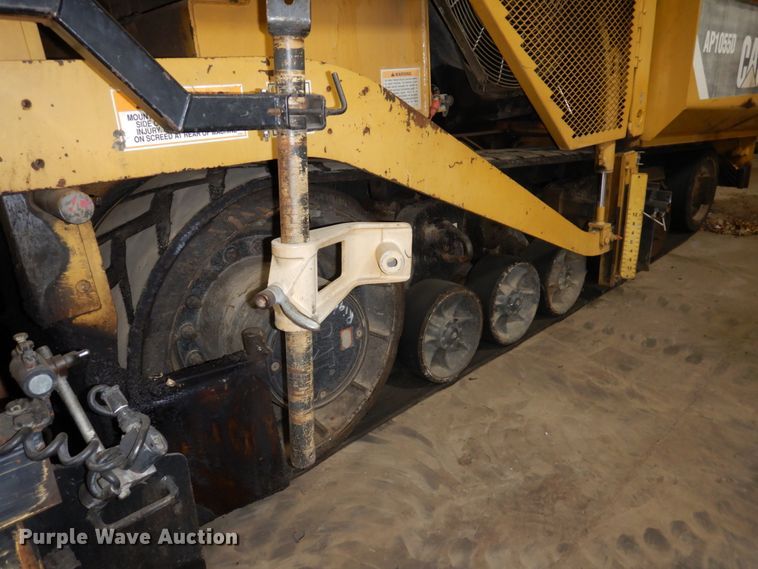 image for item EF9680 2008 Caterpillar AP-1055D  paver