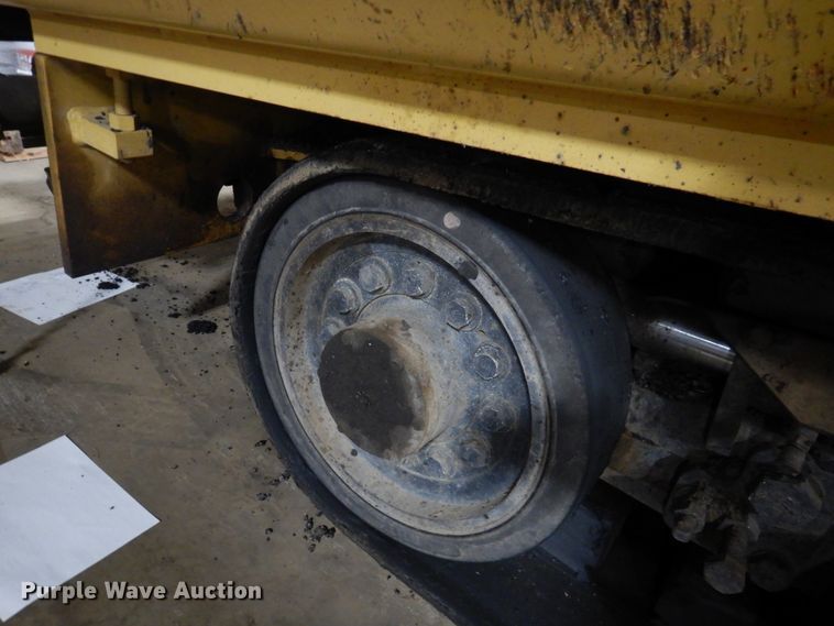 image for item EF9680 2008 Caterpillar AP-1055D  paver