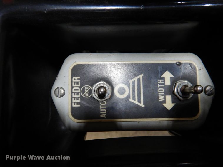 image for item EF9680 2008 Caterpillar AP-1055D  paver