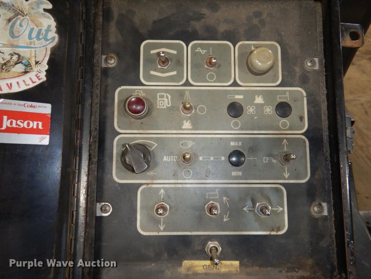 image for item EF9680 2008 Caterpillar AP-1055D  paver