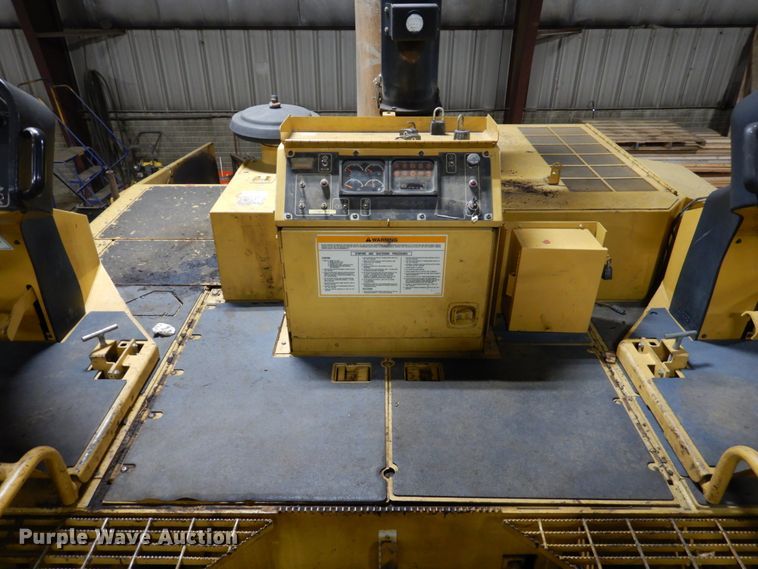 image for item EF9680 2008 Caterpillar AP-1055D  paver