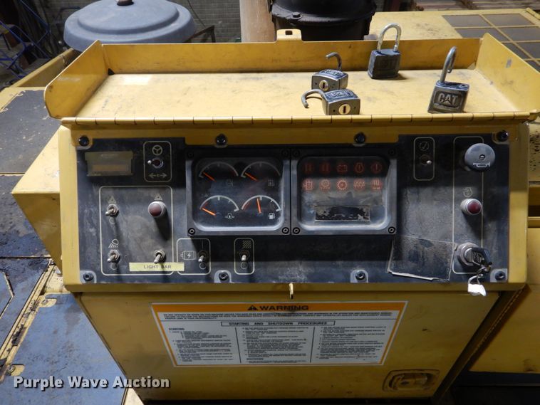 image for item EF9680 2008 Caterpillar AP-1055D  paver