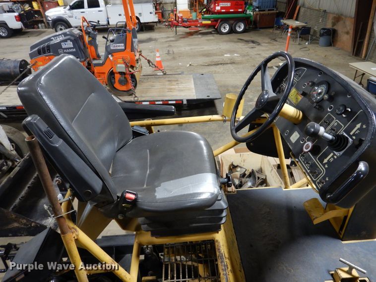 image for item EF9680 2008 Caterpillar AP-1055D  paver