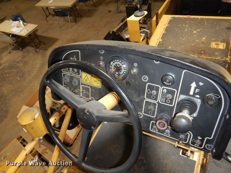 image for item EF9680 2008 Caterpillar AP-1055D  paver