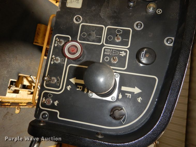 image for item EF9680 2008 Caterpillar AP-1055D  paver