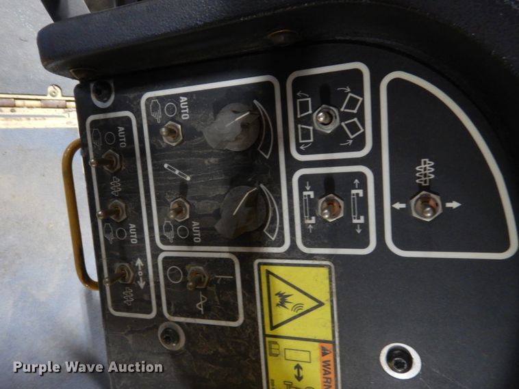 image for item EF9680 2008 Caterpillar AP-1055D  paver