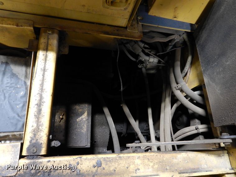 image for item EF9680 2008 Caterpillar AP-1055D  paver