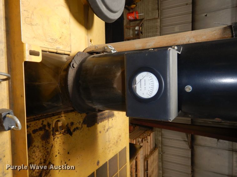 image for item EF9680 2008 Caterpillar AP-1055D  paver