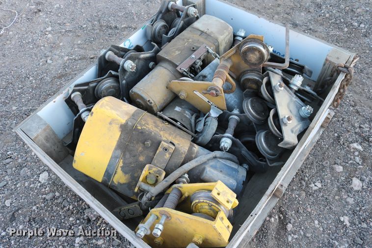 image for item EO9842 (2) overhead cranes