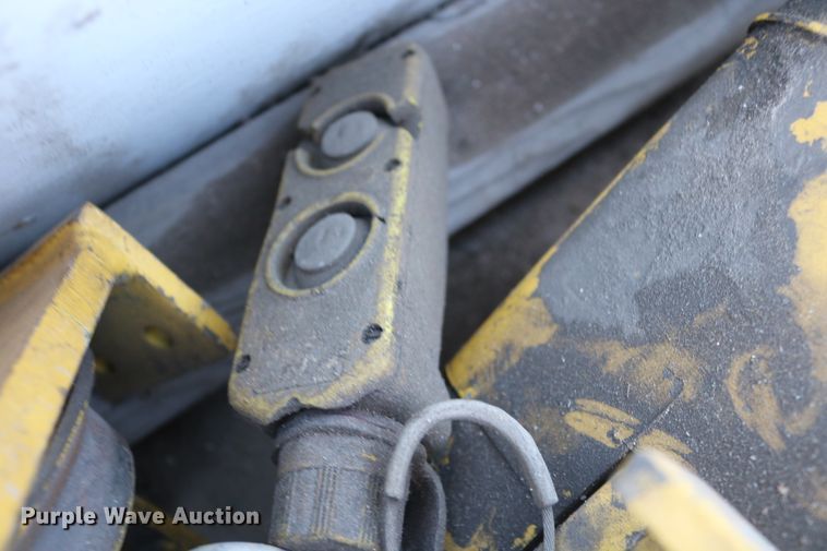 image for item EO9842 (2) overhead cranes