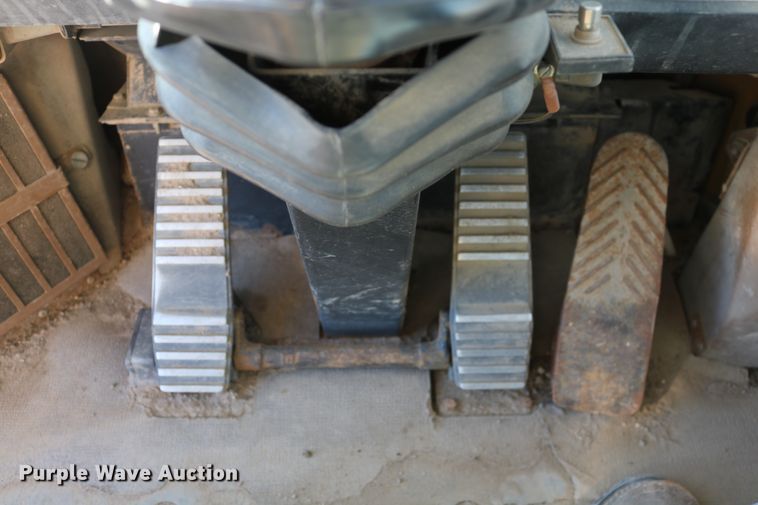 image for item EO9874 1999 Caterpillar IT24F  wheel loader