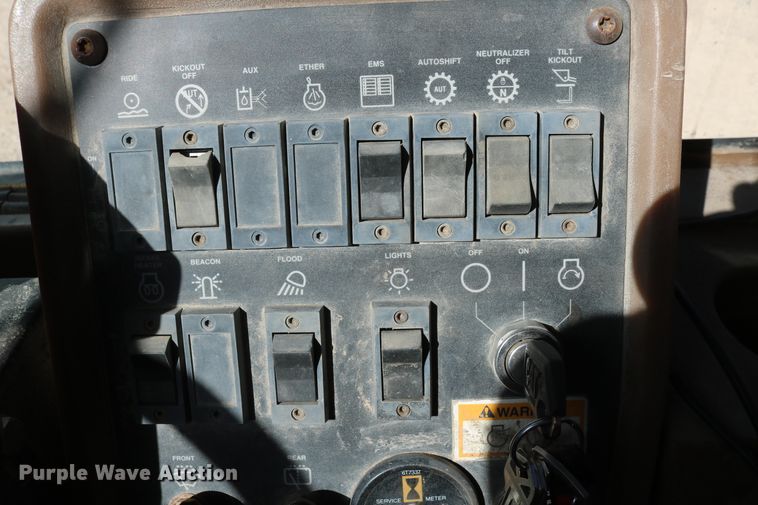 image for item EO9874 1999 Caterpillar IT24F  wheel loader