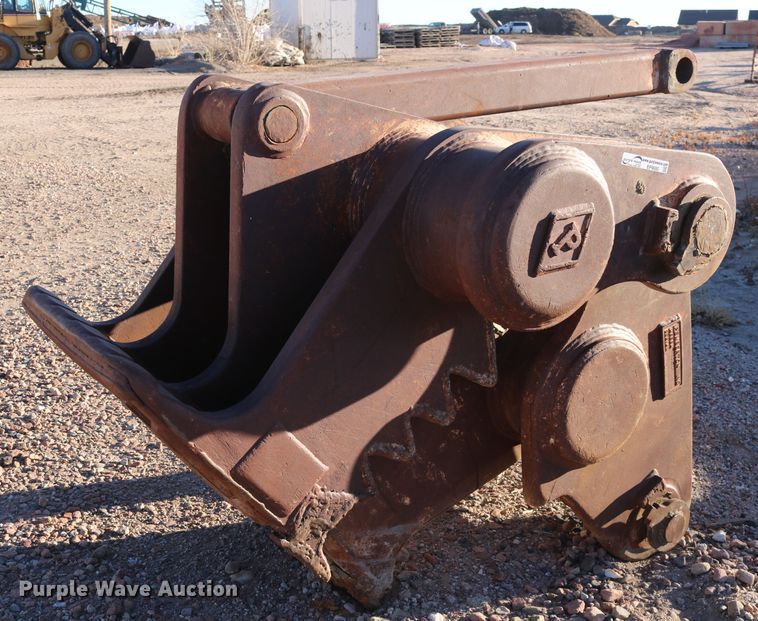 image for item EP9680 Pemberton 8041 28"W fixed position concrete pulverizer