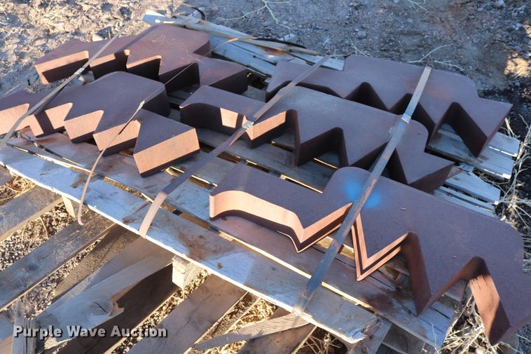 image for item EP9680 Pemberton 8041 28"W fixed position concrete pulverizer