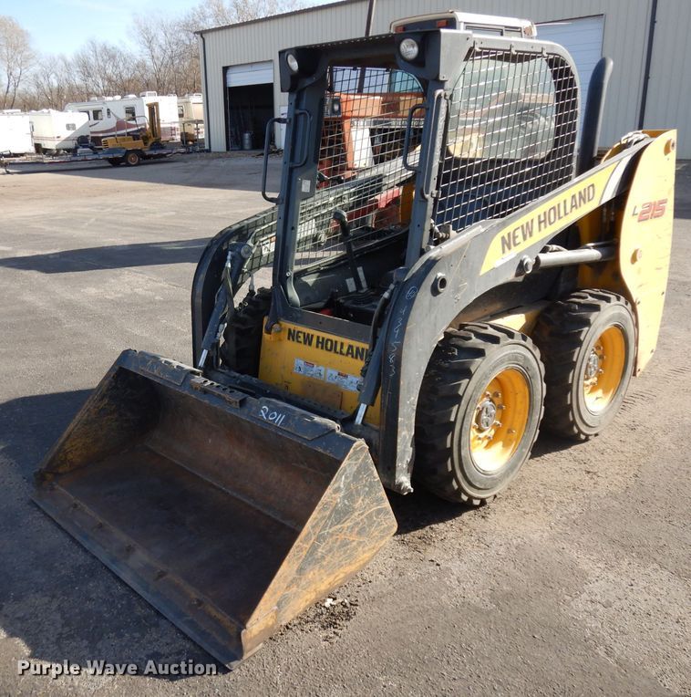 image for item EY9127 2011 New Holland L215  skid steer loader