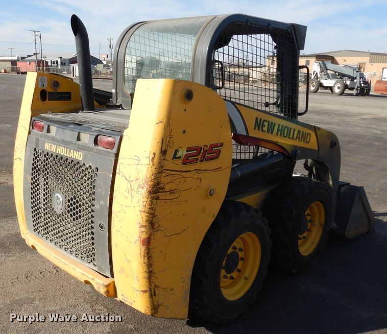image for item EY9127 2011 New Holland L215  skid steer loader