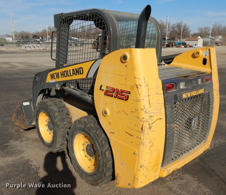 image for item EY9127 2011 New Holland L215  skid steer loader