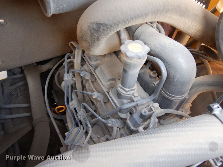 image for item EY9127 2011 New Holland L215  skid steer loader