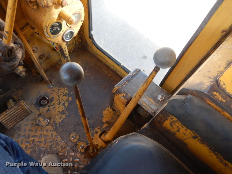 image for item EY9131 Caterpillar  rigid frame motor grader