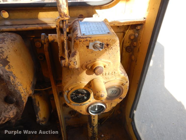 image for item EY9131 Caterpillar  rigid frame motor grader