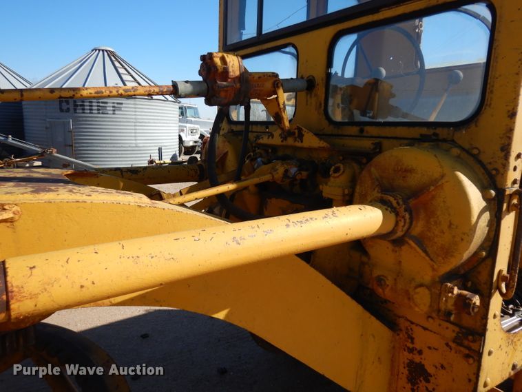 image for item EY9131 Caterpillar  rigid frame motor grader