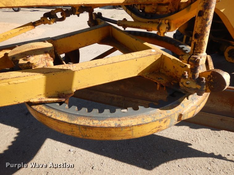 image for item EY9131 Caterpillar  rigid frame motor grader