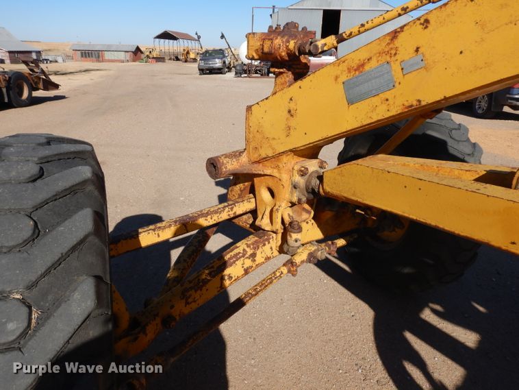 image for item EY9131 Caterpillar  rigid frame motor grader