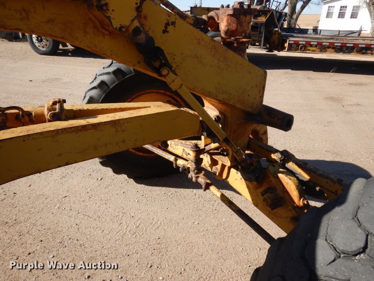 image for item EY9131 Caterpillar  rigid frame motor grader