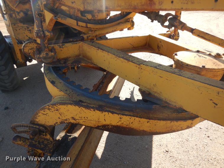 image for item EY9131 Caterpillar  rigid frame motor grader