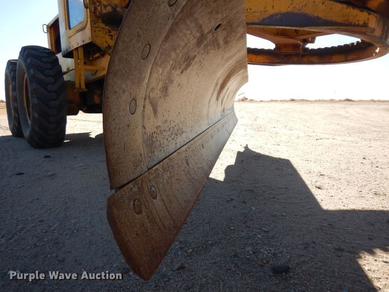 image for item EY9131 Caterpillar  rigid frame motor grader